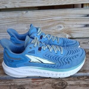 Altra Light Blue Women's Road Running Shoes with White Midsole